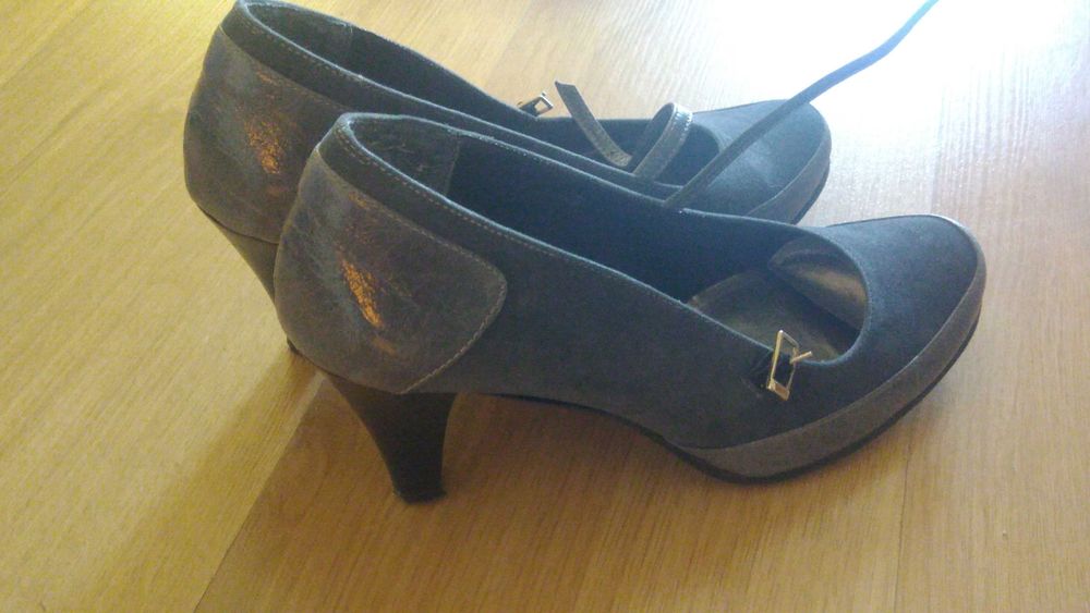 Eleganckie szare buty na wygodnym obcasie r. 40