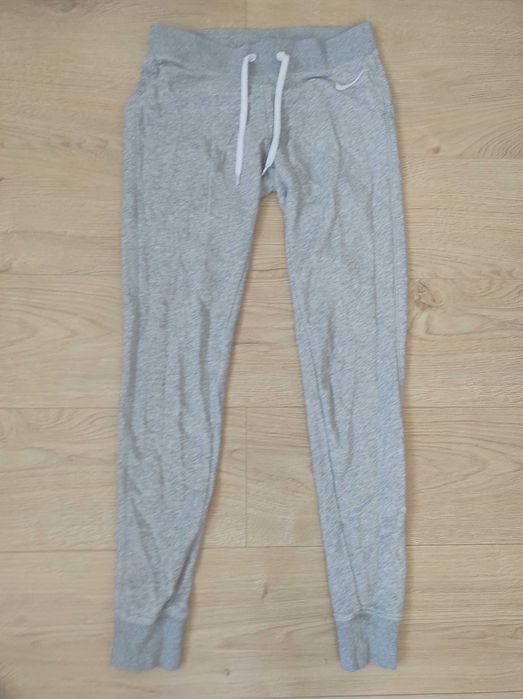 Szare spodnie dresowe Nike
