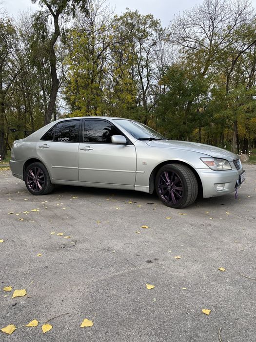 Продам Lexus is200, 2,0