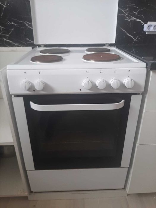 Fogão e forno com 8meses