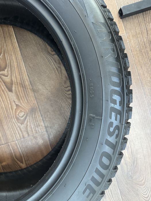 Шини Bridgestone 215/55/R17