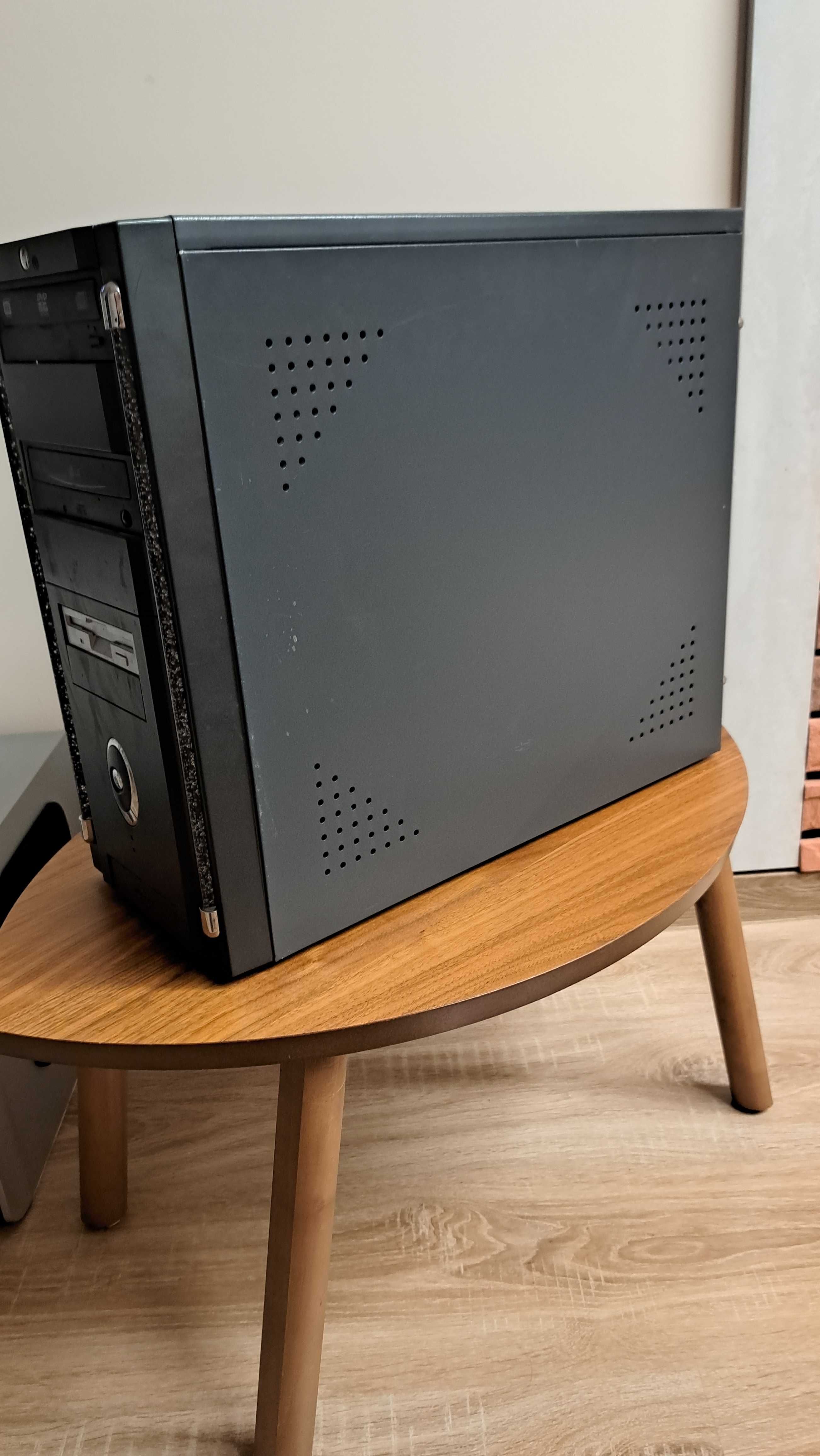 Obudowa komputera ATX / Midi Tower