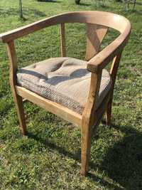 Drewniany fotel gabinetowy
