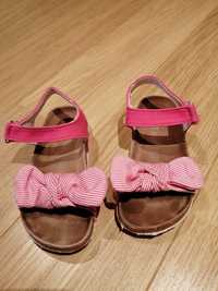 Sandálias de menina