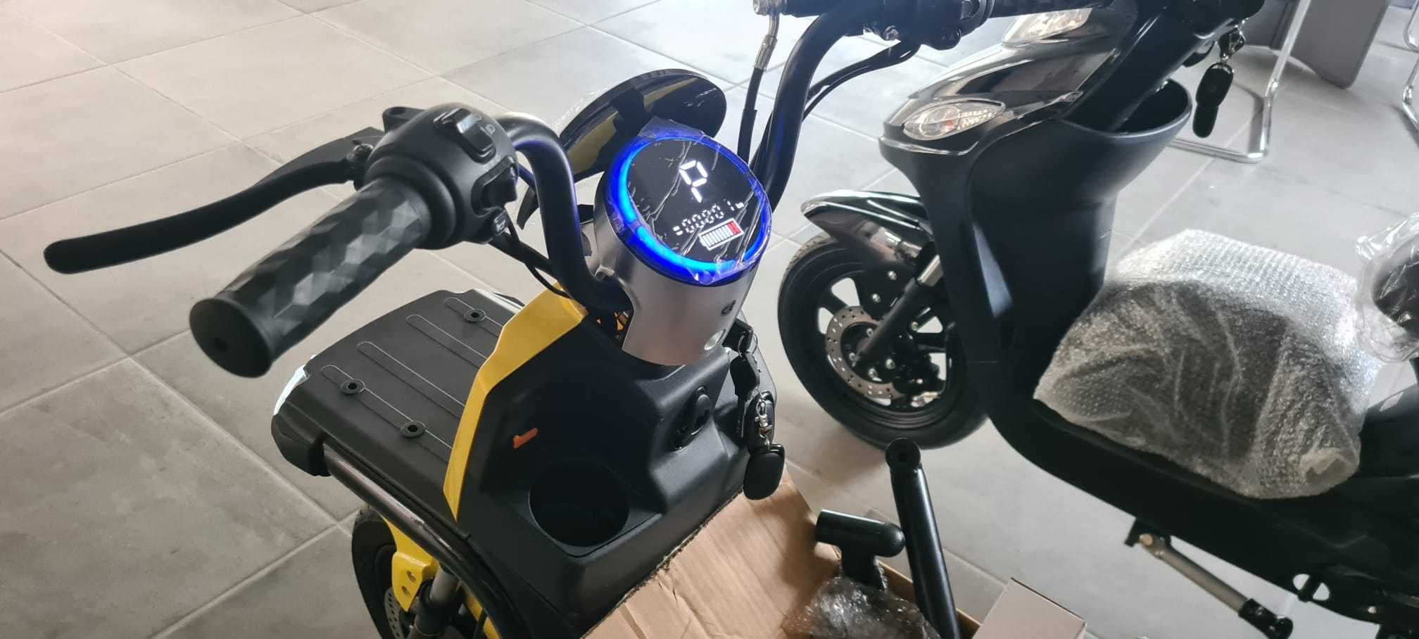 Scooter Elétrica  (Usada como nova ainda com plásticos de compra)