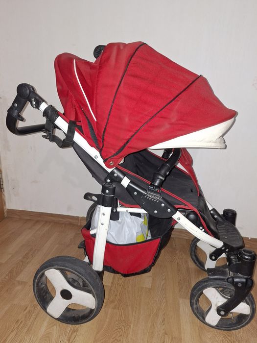 Коляска прогулочная