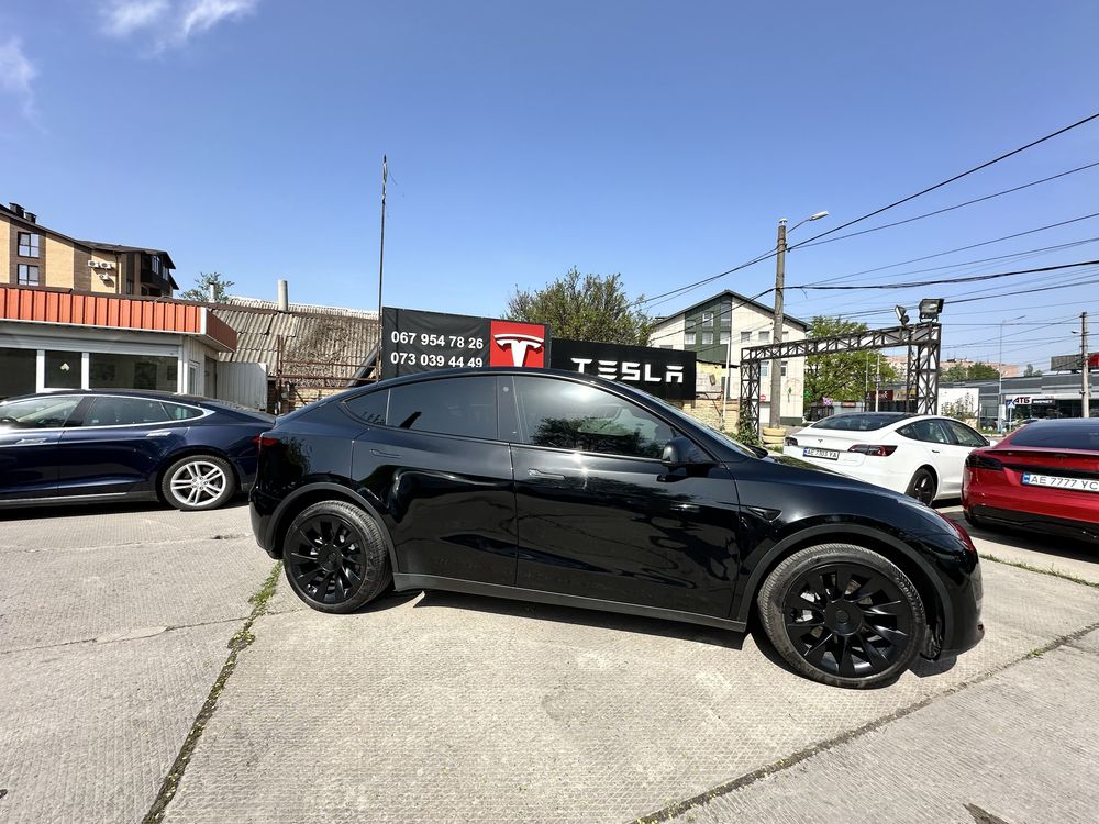 Tesla model Y Dual motor