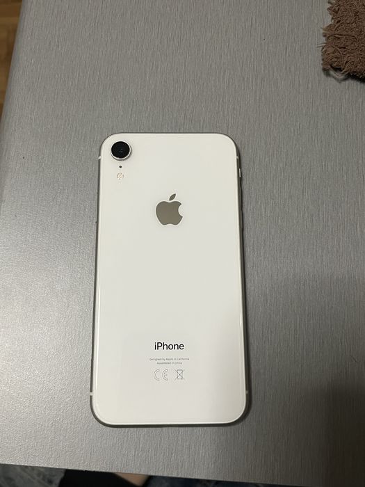 iPhone XR biały
