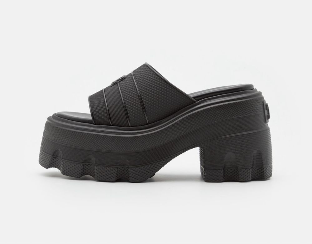Casadei klapki buty