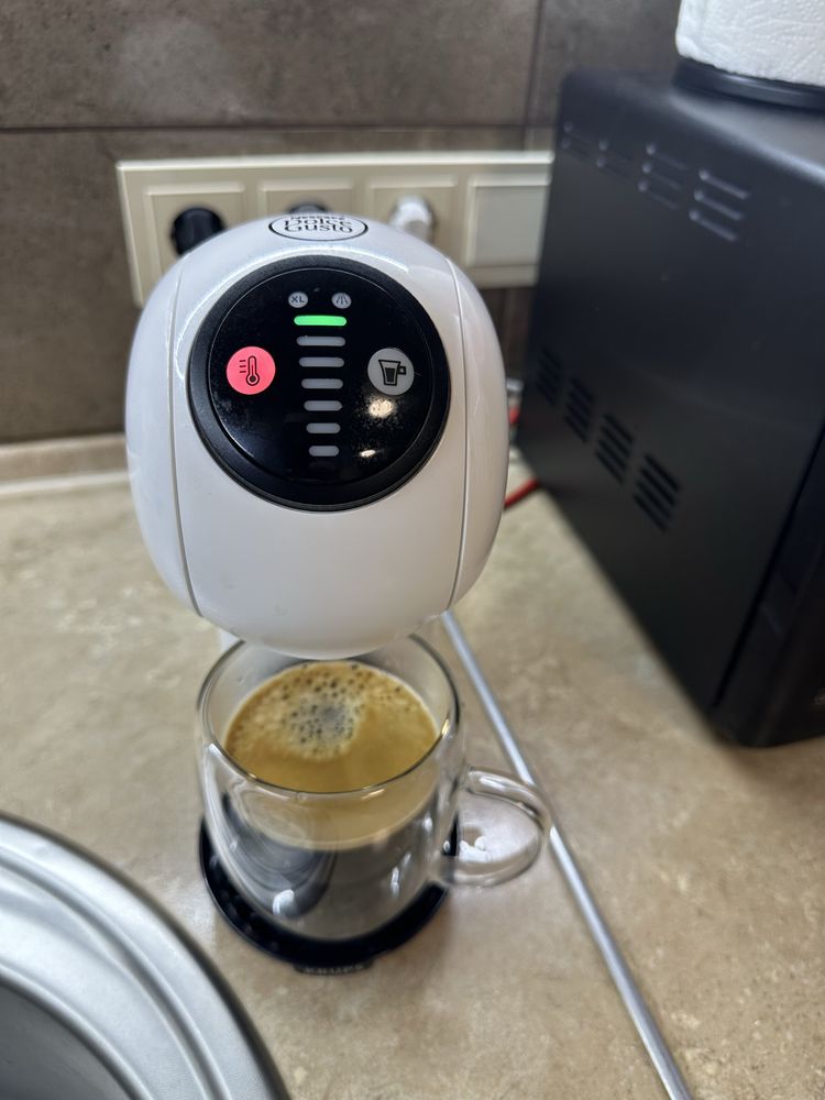 Продам кавоварку капсульну Krups Dolce Gusto Genio S