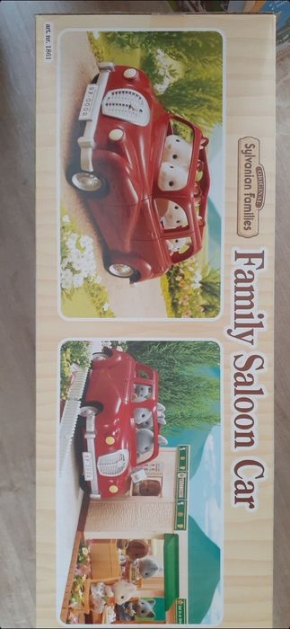 Sylwanian families зелёная машина ,,красная  с багажником и гриле.