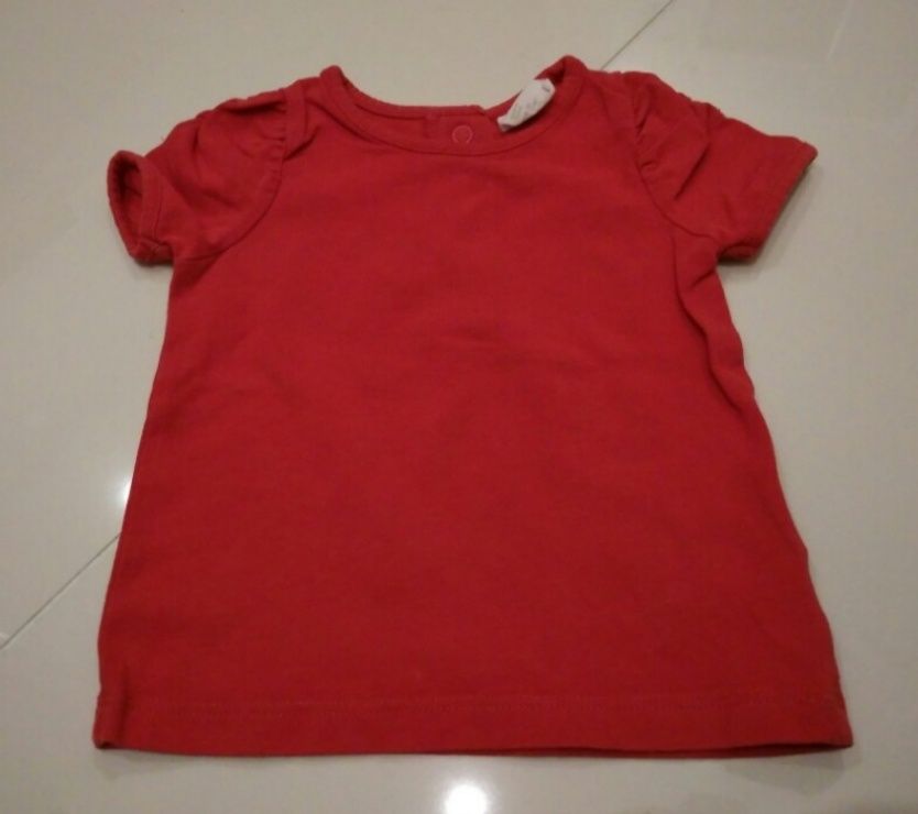 H&M czerwona koszulka r. 62 - BDB