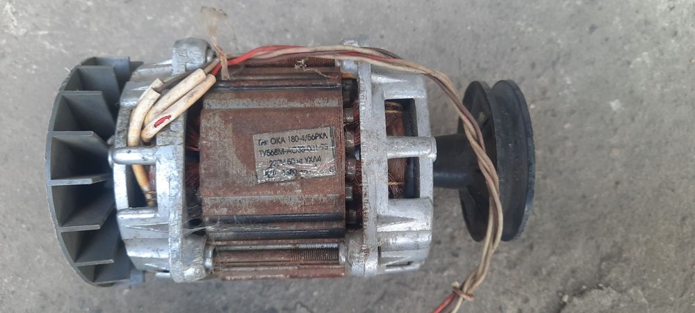 Продається мотор до Малютки