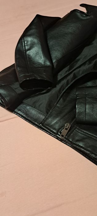 Курточка шкірянка