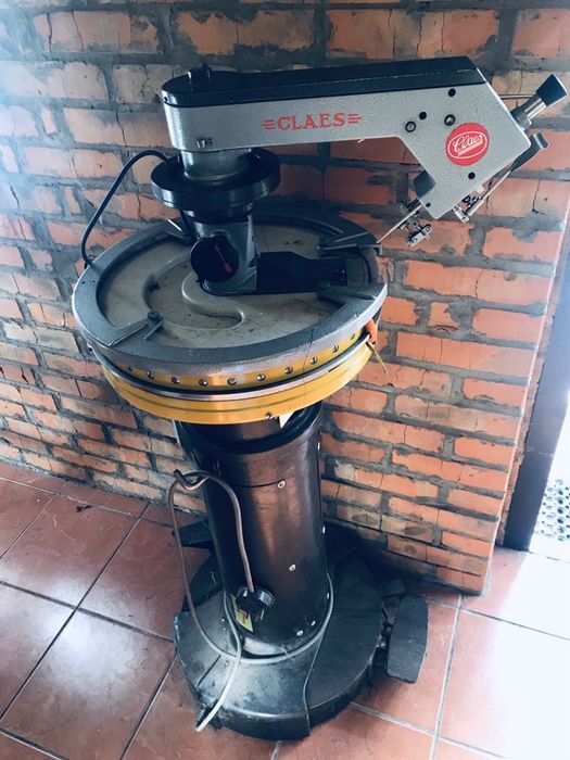 Швейная машинка Claes