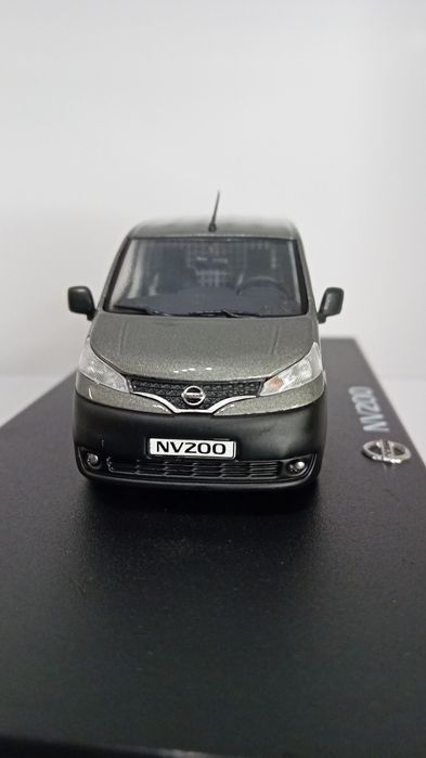 1/43 Nissan NV200