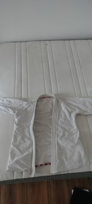 Kimono branco marca Conquer