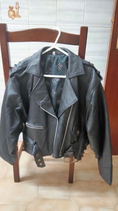 Casaco preto de senhora em pele