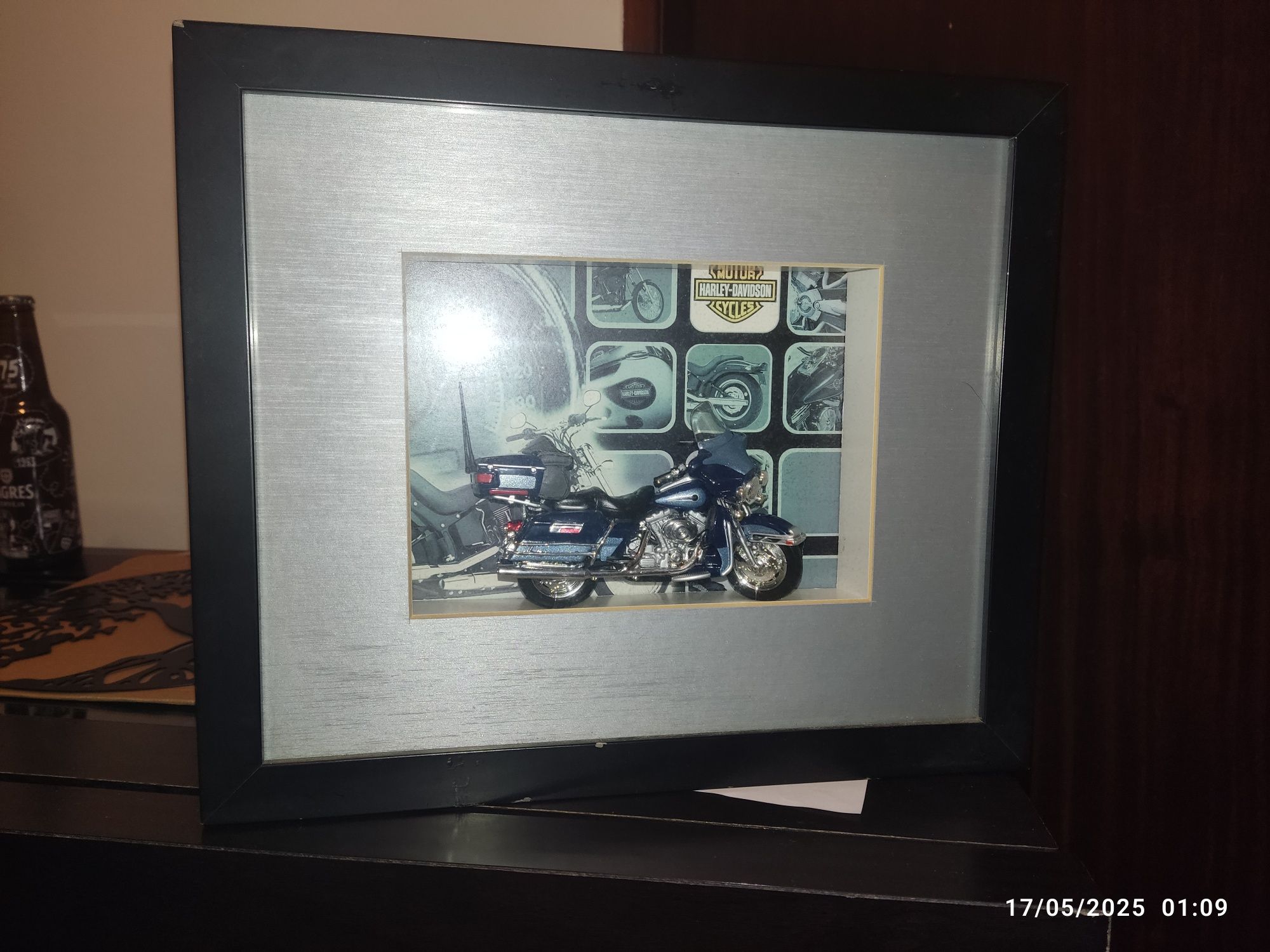 Moldura com Harley Davidson