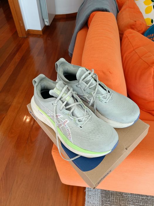 ASICS Nimbus 27 tamanho 42.5
