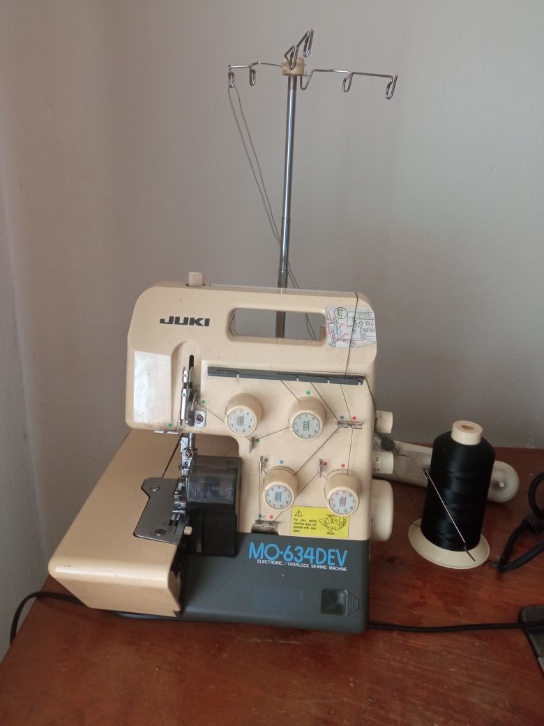Overlock Juki MO 634DEV