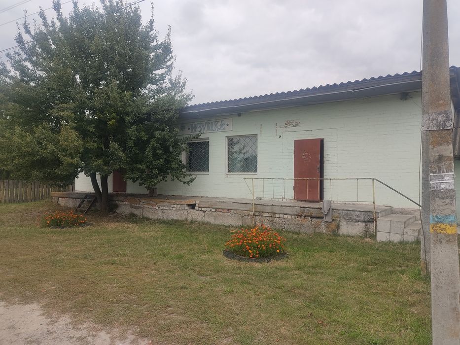 Продам приміщення магазину в с. Вовчок.