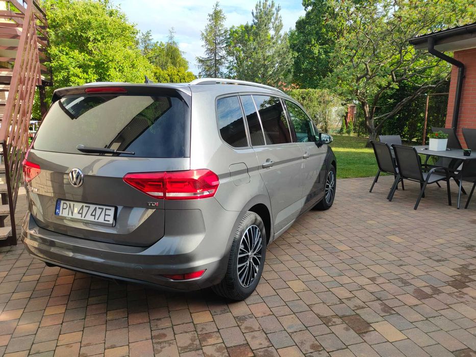 Wypożyczalnia samochodów i busów 9-osobowych