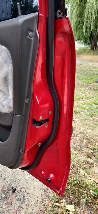 Mitsubishi Carisma 1.8

GDI