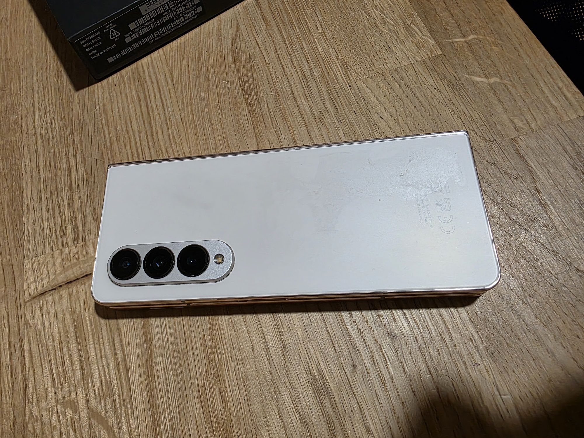 Samsung Galaxy Fold 4 12GB 512 GB beżowy + słuchawki Galaxy buds