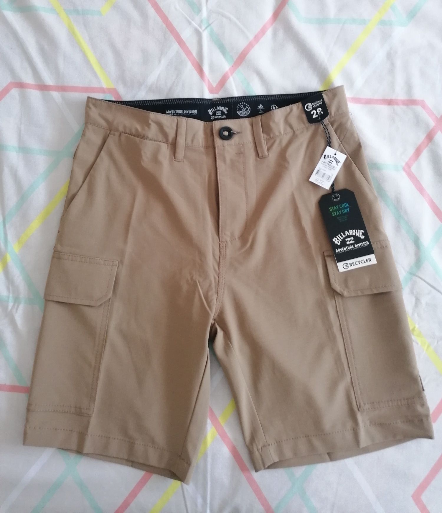 Calções BILLABONG (tamanho 28)