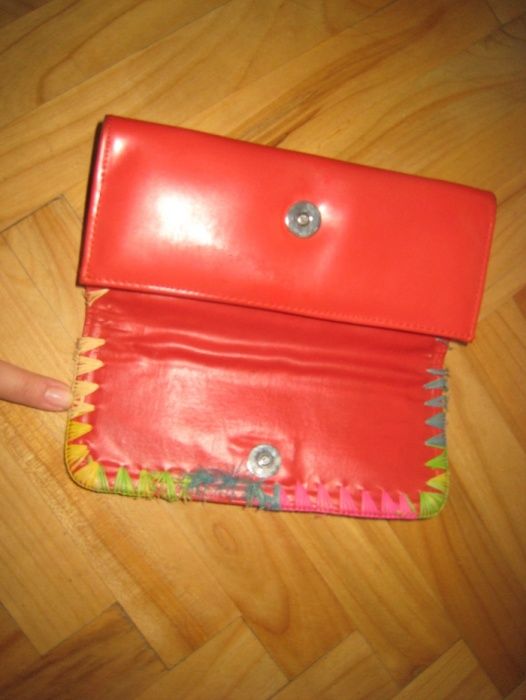 czerwony portfel duży