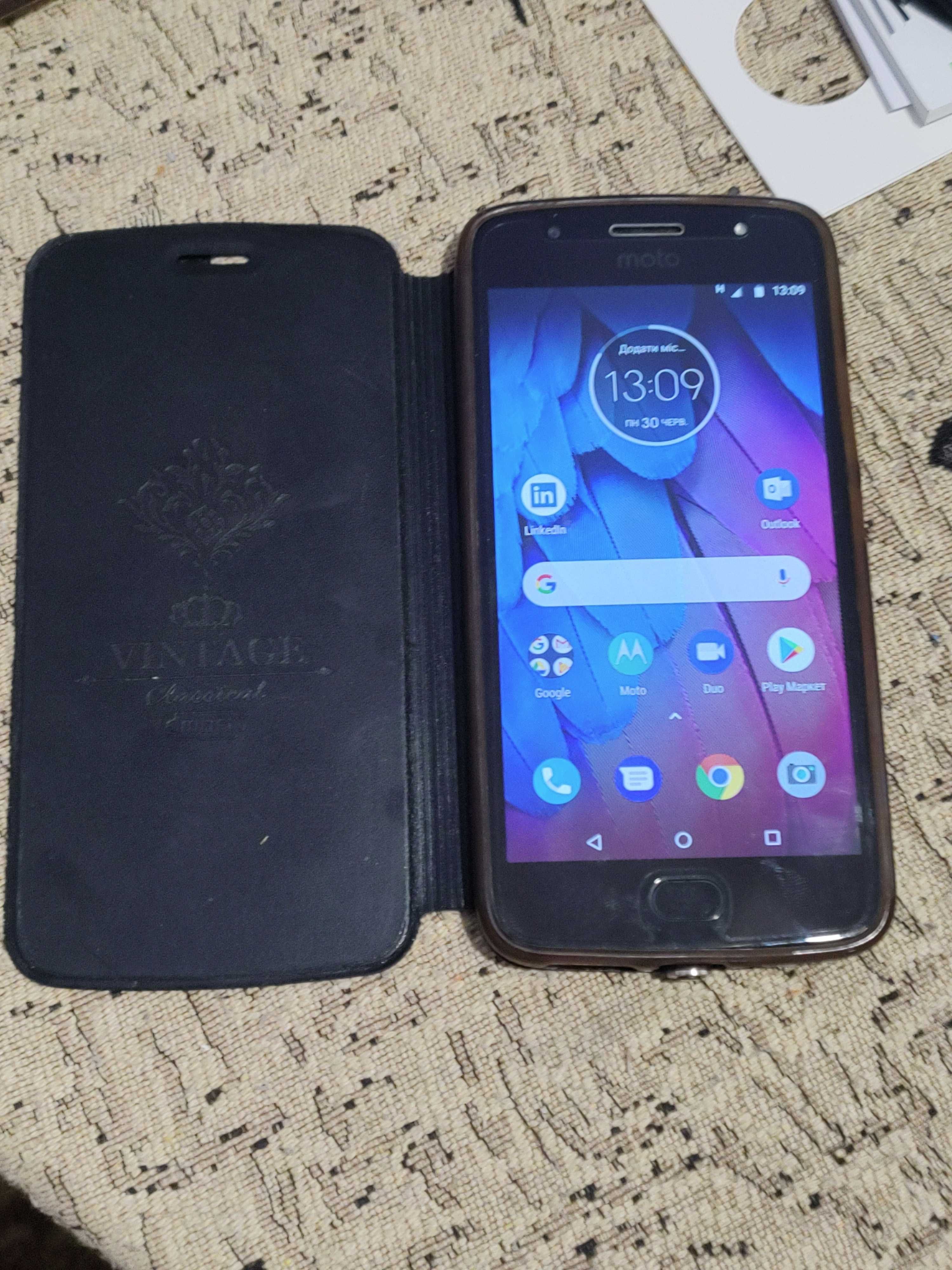 Motorola Moto G5S XT1794 Android 8.1 дисплей 5,2", 3/32 ГБ + чехлы