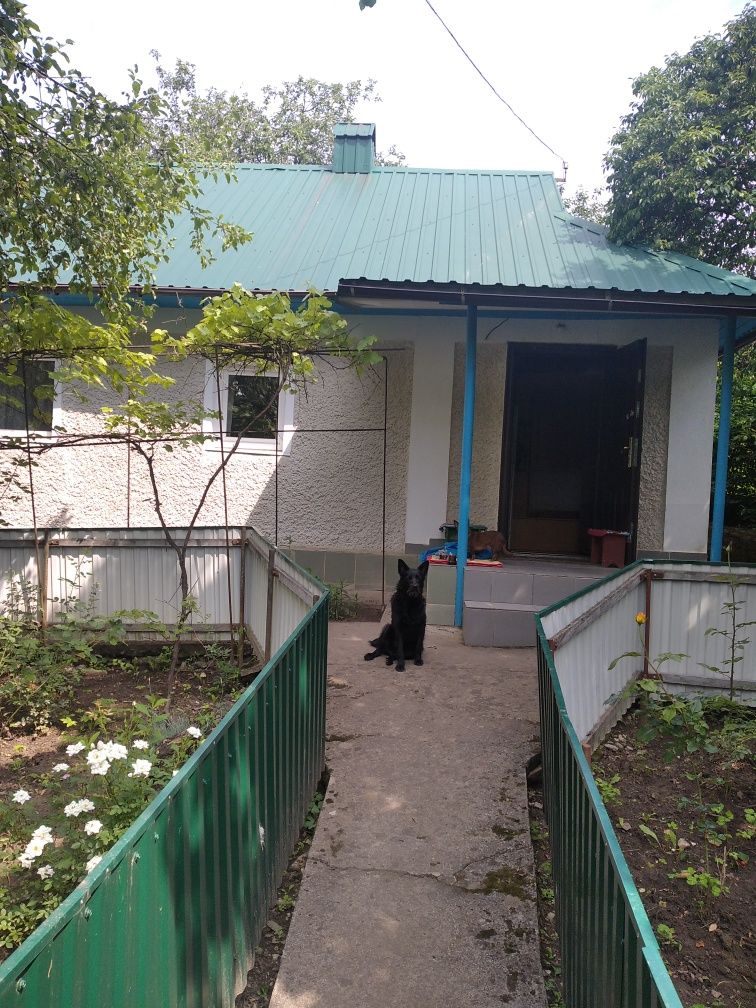 Житловий будинок в с, Яруга