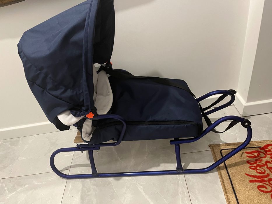 Sanki dziecięce ze spiworkiem