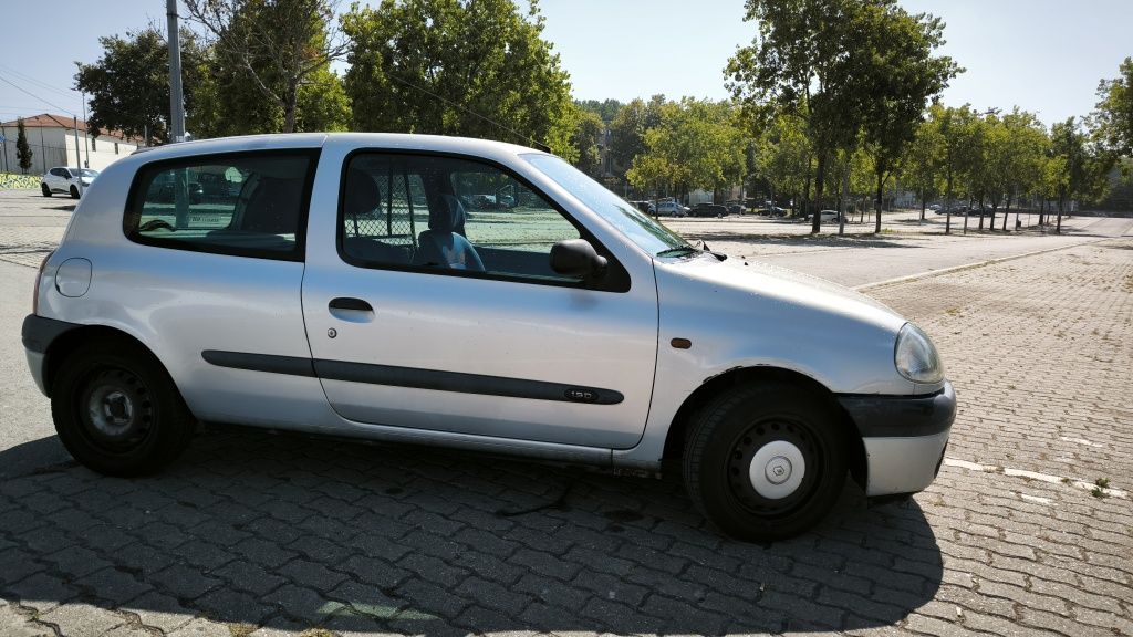 Renault Clio 1.9 diesel van