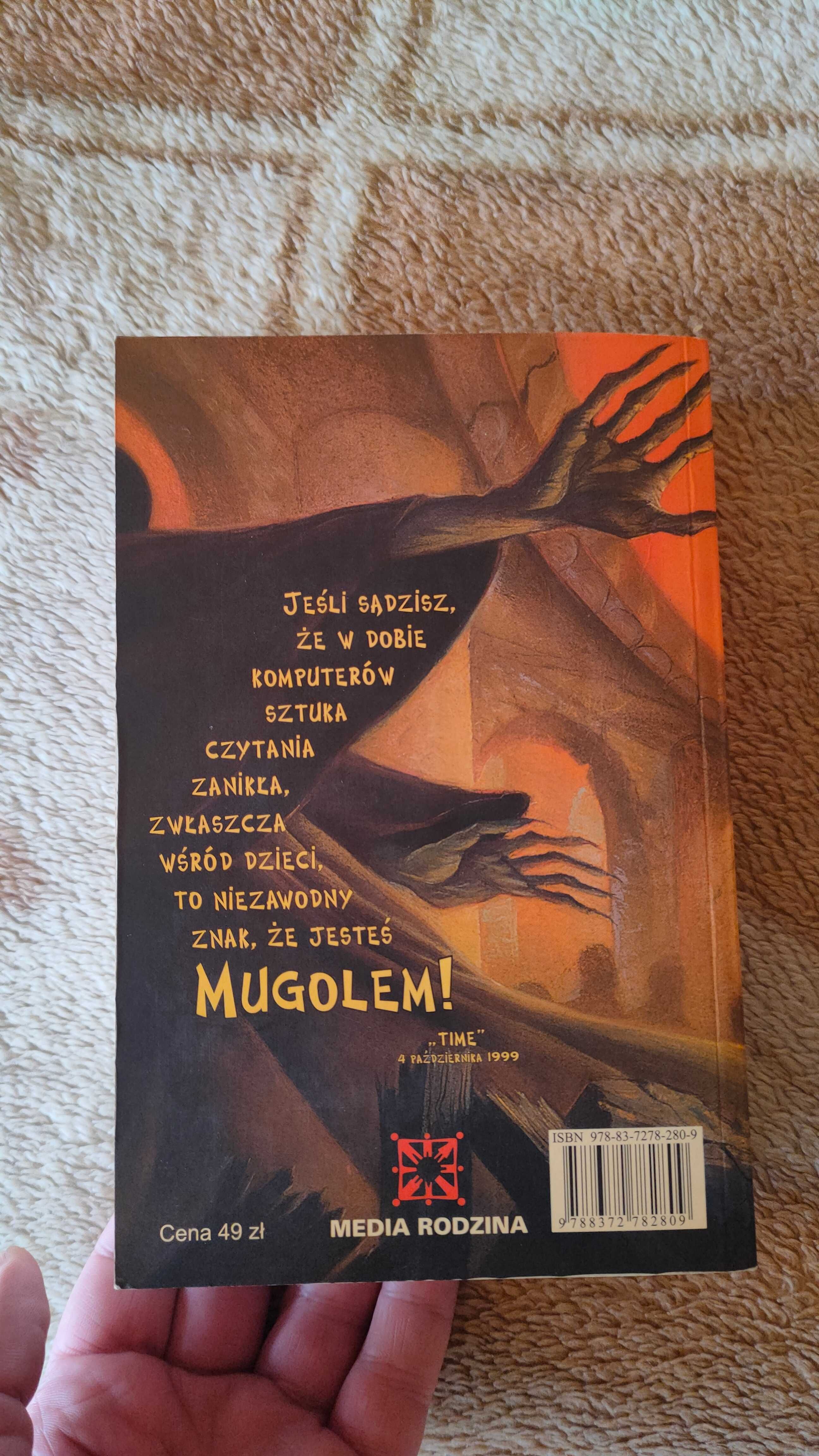 Książka "Harry Potter i Insygnia Śmierci".