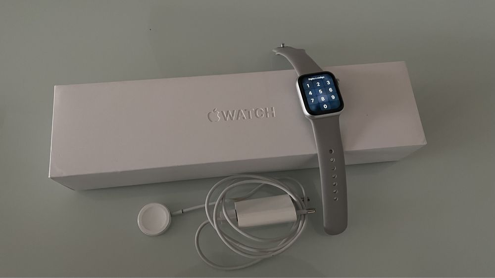 Apple Watch 4 Silver Aluminium Case