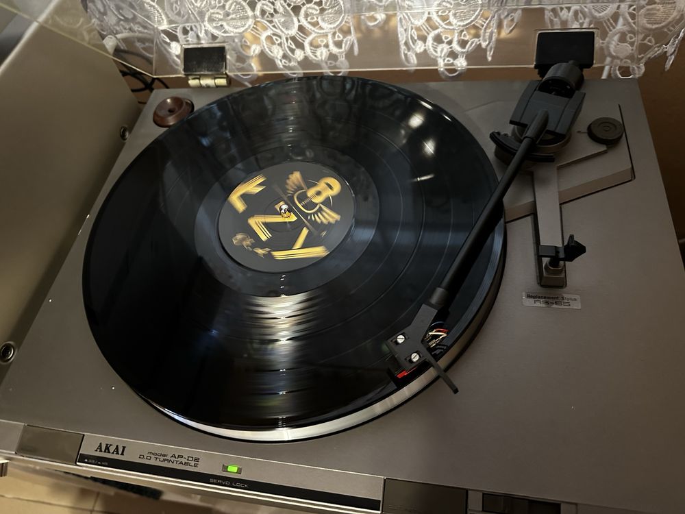 Gramofon AKAI AP- D2