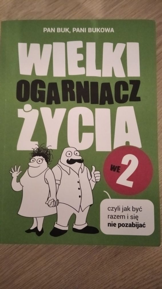 Wielki ogarniacz życia 2,Pan Buk, Pani Bukowa