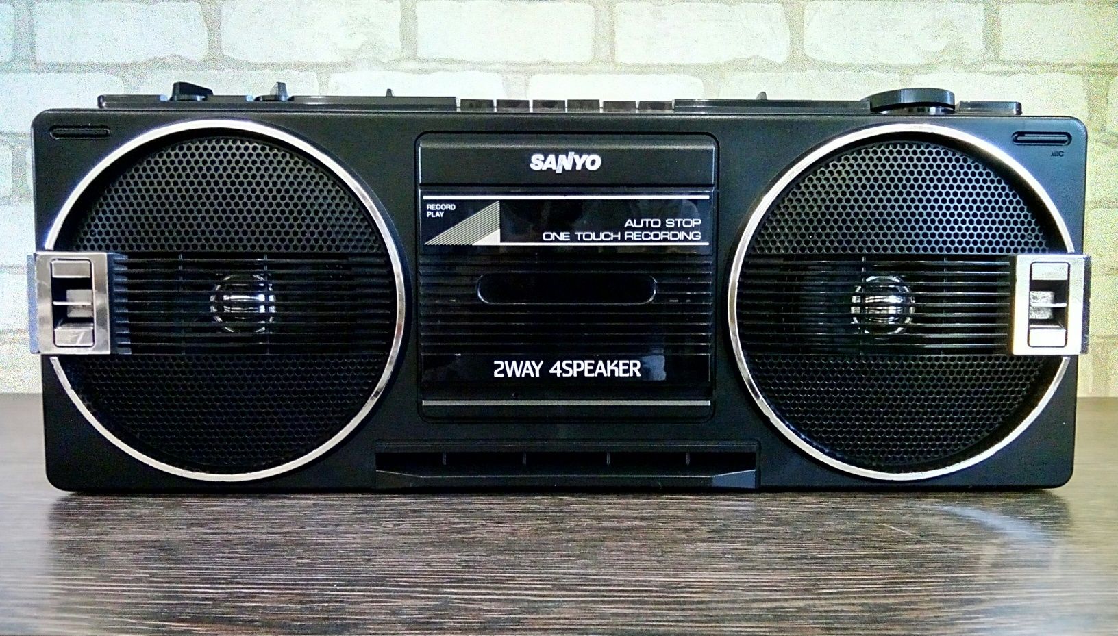 Sanyo M 9709L. 4band Stereo Cassette Recorder