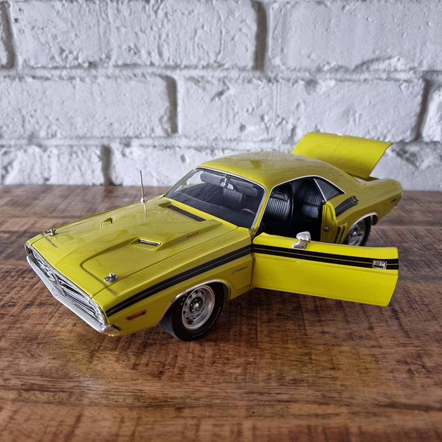 Dodge Challenger 71 YCID ACME 1:18