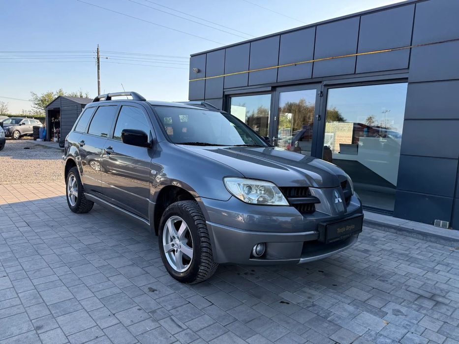 Mitsubishi Outlander 2.0 + GAZ Klimatyzacja Elektryczne Szyby Radio CD Alufelgi