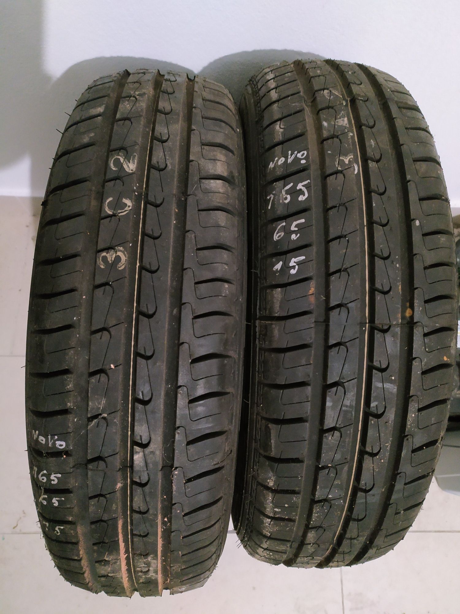 2 pneus novos 165 65 R15