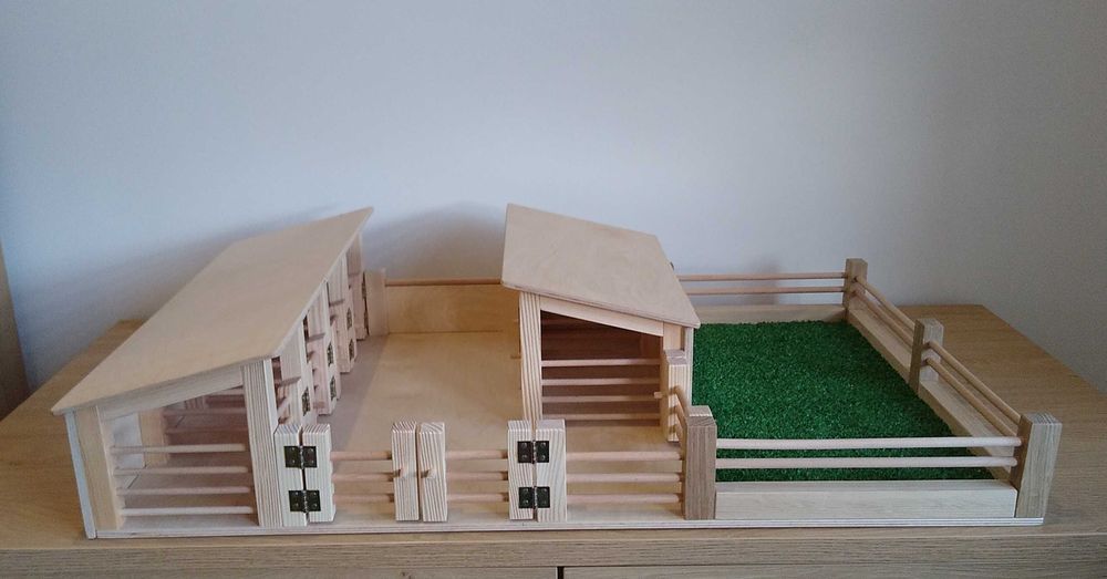 Stadnina dla koni typu ,, schleich" drewniana 6 boksów