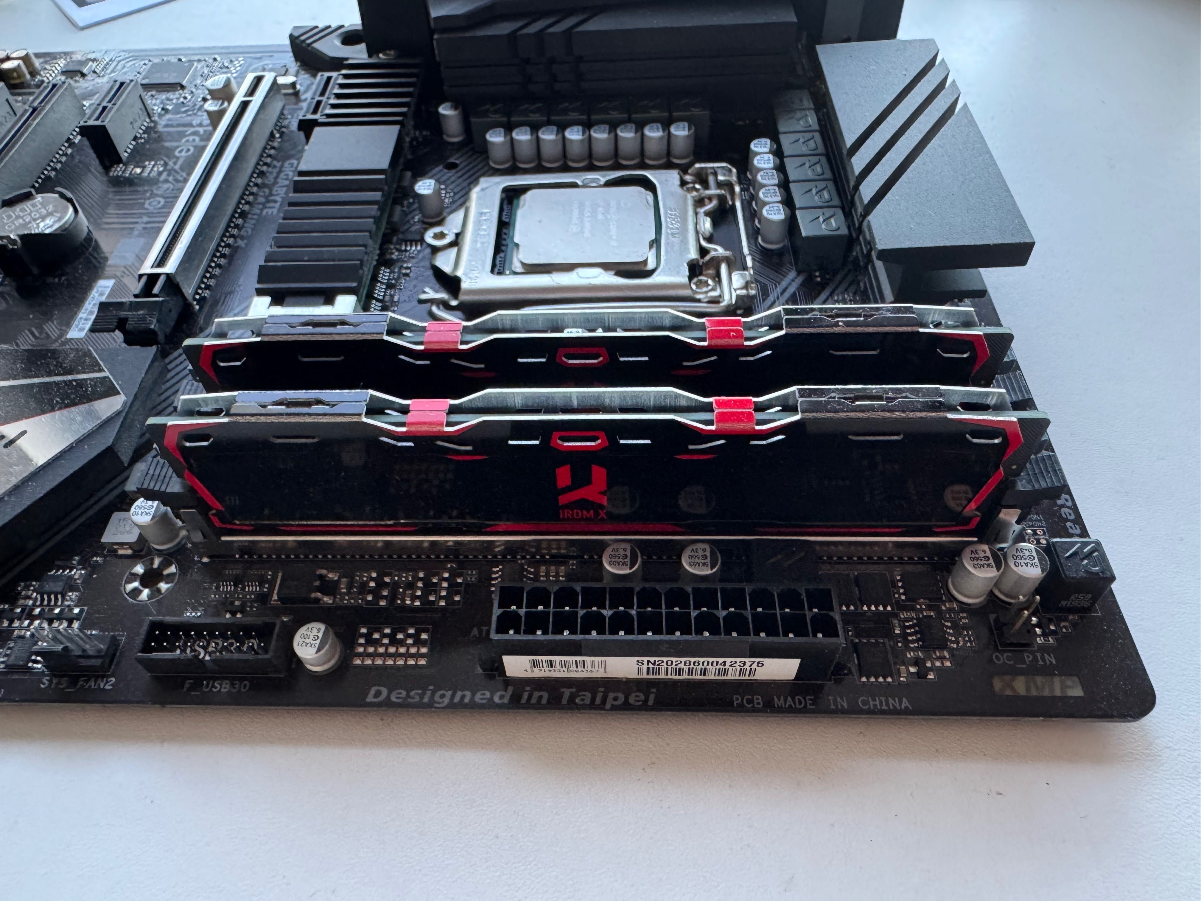 Intel Core i7-8700 + 32GB RAM DDR4 + Arctic Freezer II 240 + NVME 256G