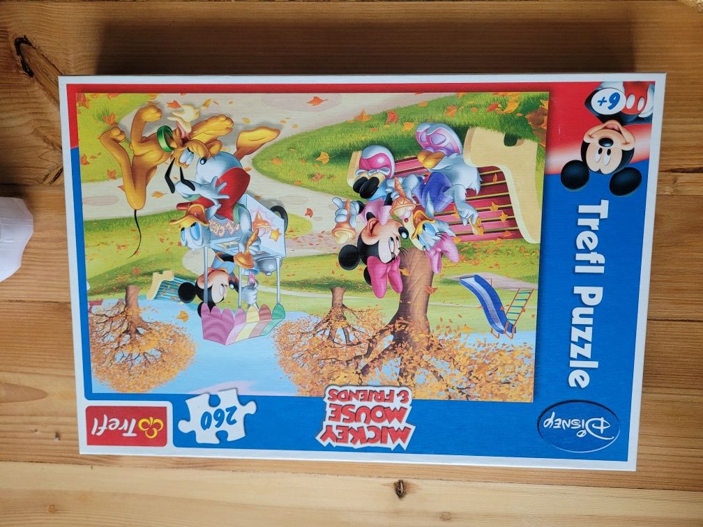 Puzzle Mickey Mouse and friends 260 elementów
