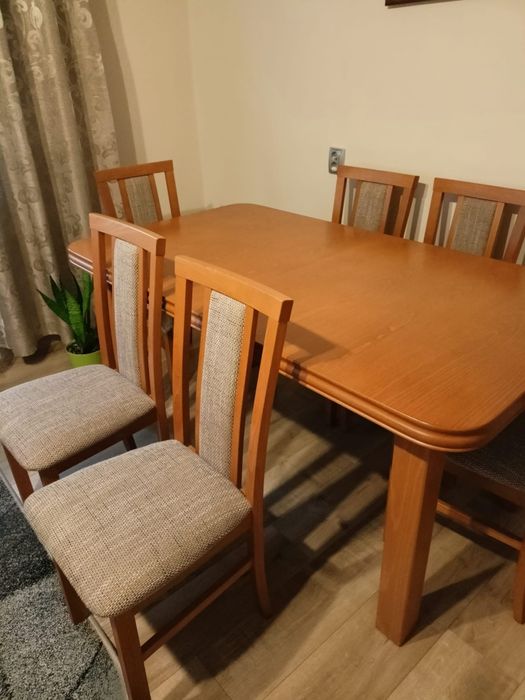 Sprzedam stół z krzesłami