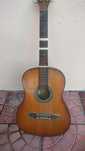 Oddam za darmo gitarę.