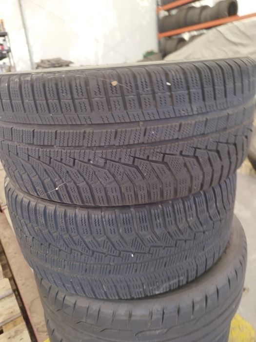 Dwie opony zimowe Hankook r18