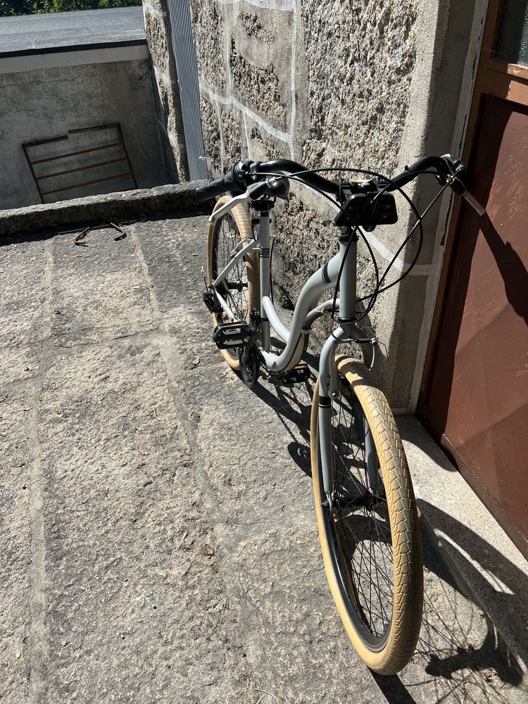 Bicicleta cidade - mulher